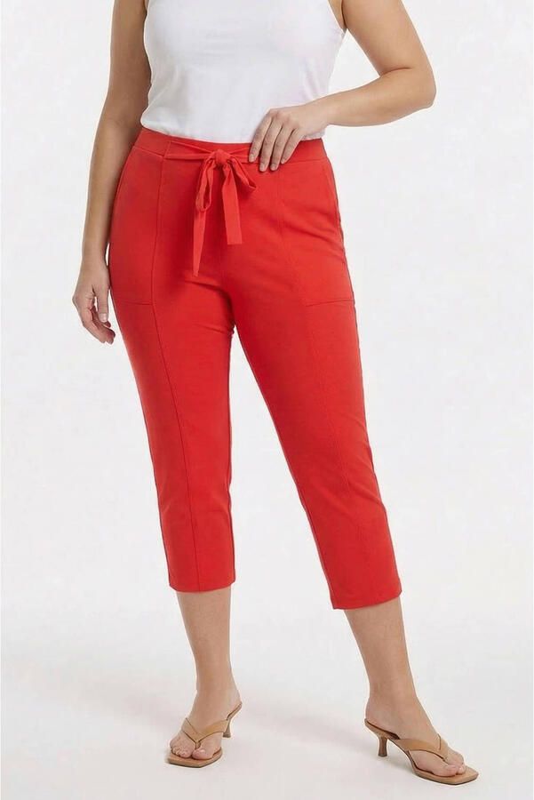 YOEK slim regular waist bermuda short rood