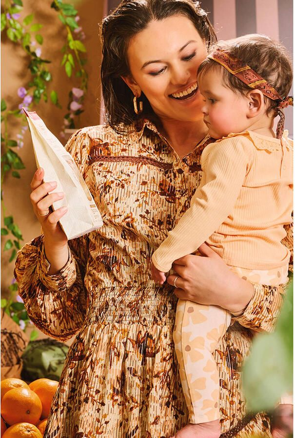 Z8 newborn longsleeve Acadia met broderie en ruches zachtoranje