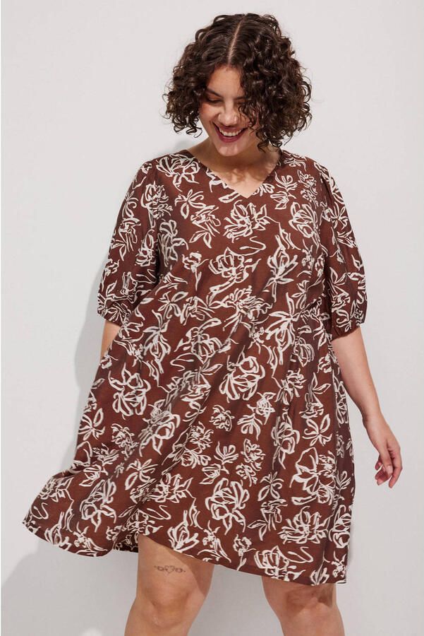 Zizzi A-lijn jurk Plus Size met print bruin