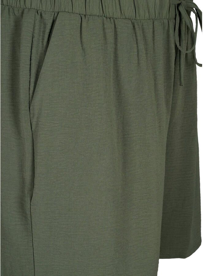 Zizzi loose fit short olijfgroen - Foto 2